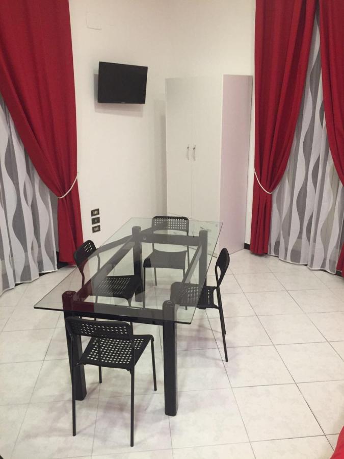 Heart Of Naples Apartment Bagian luar foto